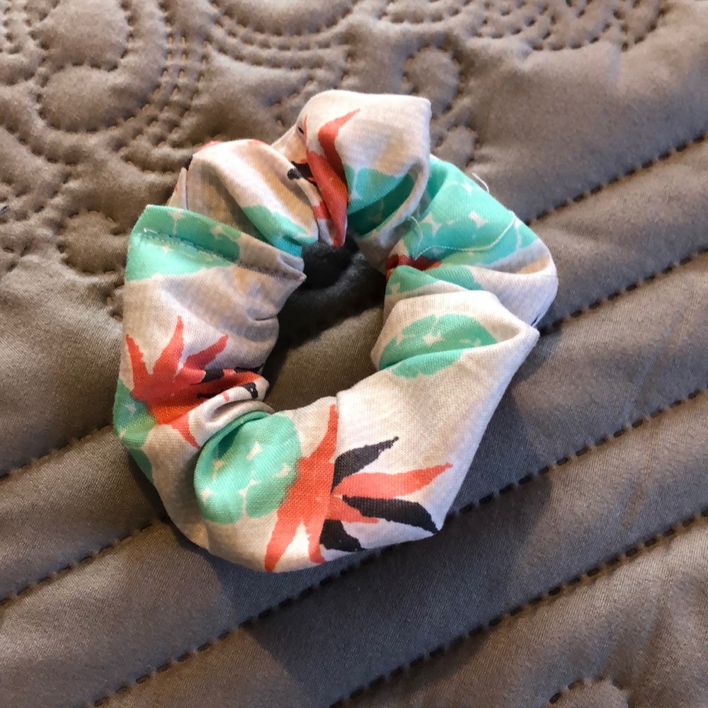 100% Handmade Scrunchie
